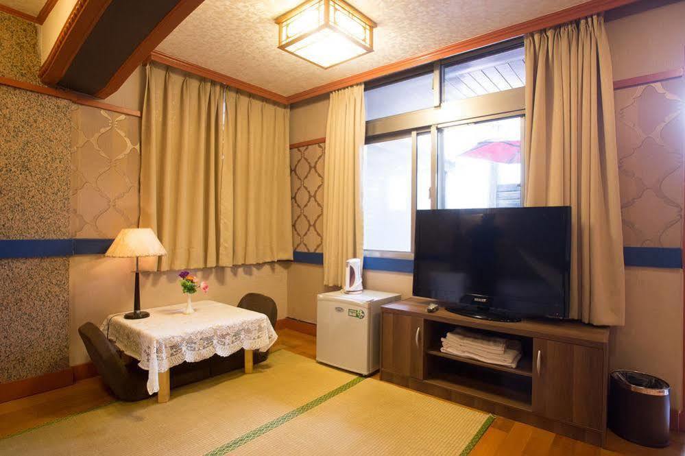 ฟีนิกซ์ พาวิเลียน ฮอตสปริง โฮเต็ล Hotel ไทเป ภายนอก รูปภาพ