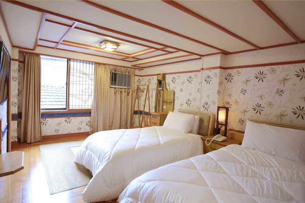 ฟีนิกซ์ พาวิเลียน ฮอตสปริง โฮเต็ล Hotel ไทเป ภายนอก รูปภาพ